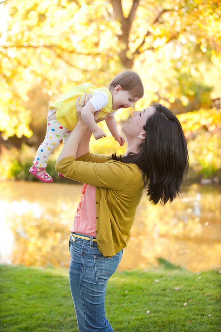 BlomquistPhotography_Family_Portraits_Outdoor-Mother-1