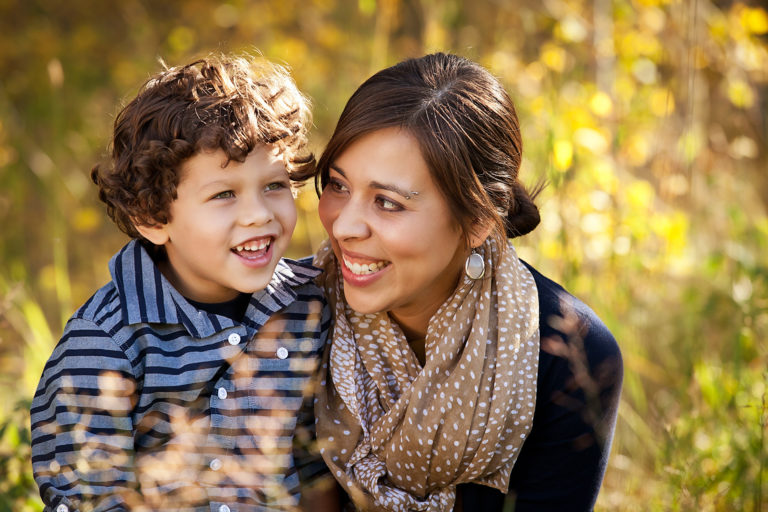 BlomquistPhotography_Family_Portraits_Outdoor-Mother-12