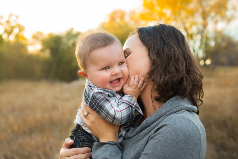 BlomquistPhotography_Family_Portraits_Outdoor-Mother-14