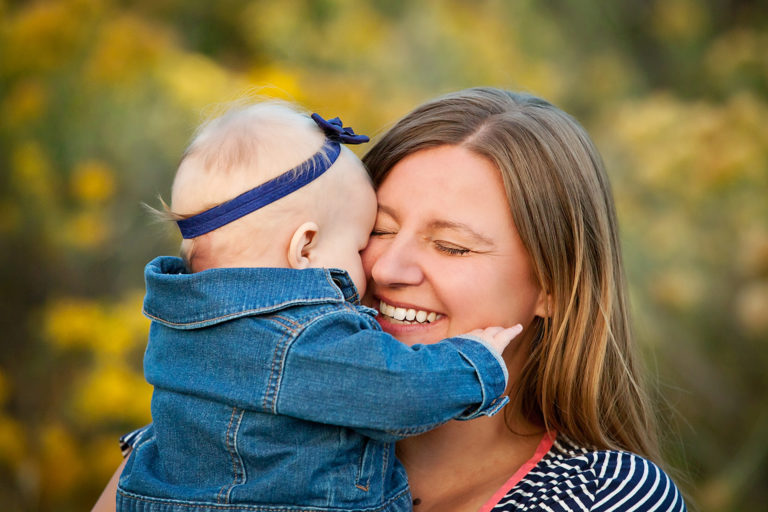 BlomquistPhotography_Family_Portraits_Outdoor-Mother-3