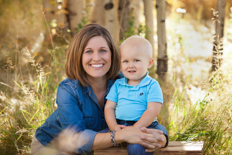 BlomquistPhotography_Family_Portraits_Outdoor-Mother-4