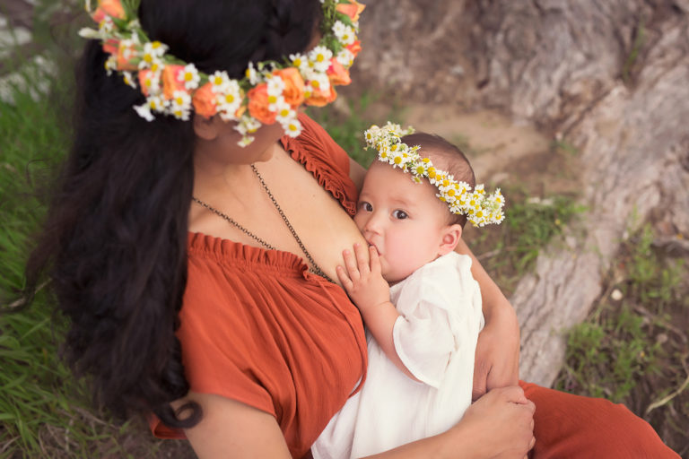 BlomquistPhotography_StyledPhotoSession-NursingMother-Portrait-1