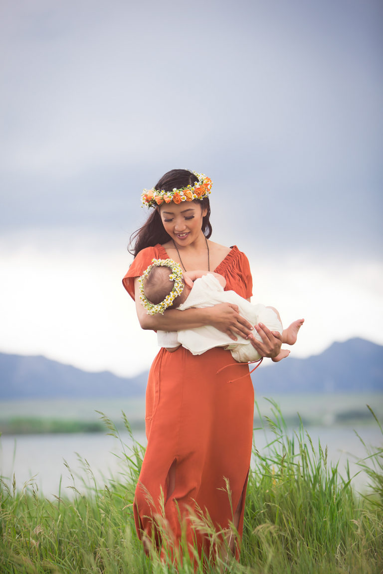 BlomquistPhotography_StyledPhotoSession-NursingMother-Portrait-3