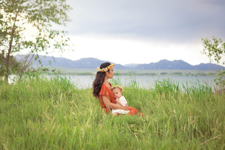 BlomquistPhotography_StyledPhotoSession-NursingMother-Portrait-4