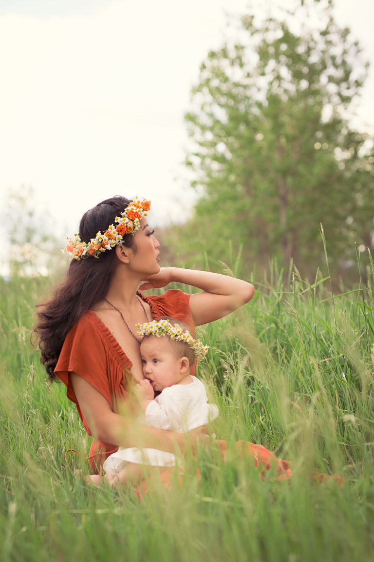 BlomquistPhotography_StyledPhotoSession-NursingMother-Portrait-6